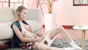 WOW Girls - Babe Mila Azul thoát y cảnh quan hệ tình dục