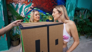 Brazzers: Public Funn with Gypsy and Sav