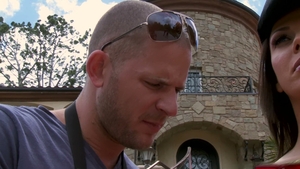 Tourist Scott tests his luck with horny royal guard Rachel